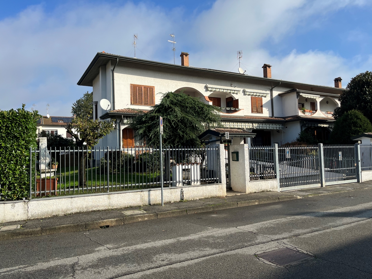 Villa bifamiliare in vendita a Pioltello