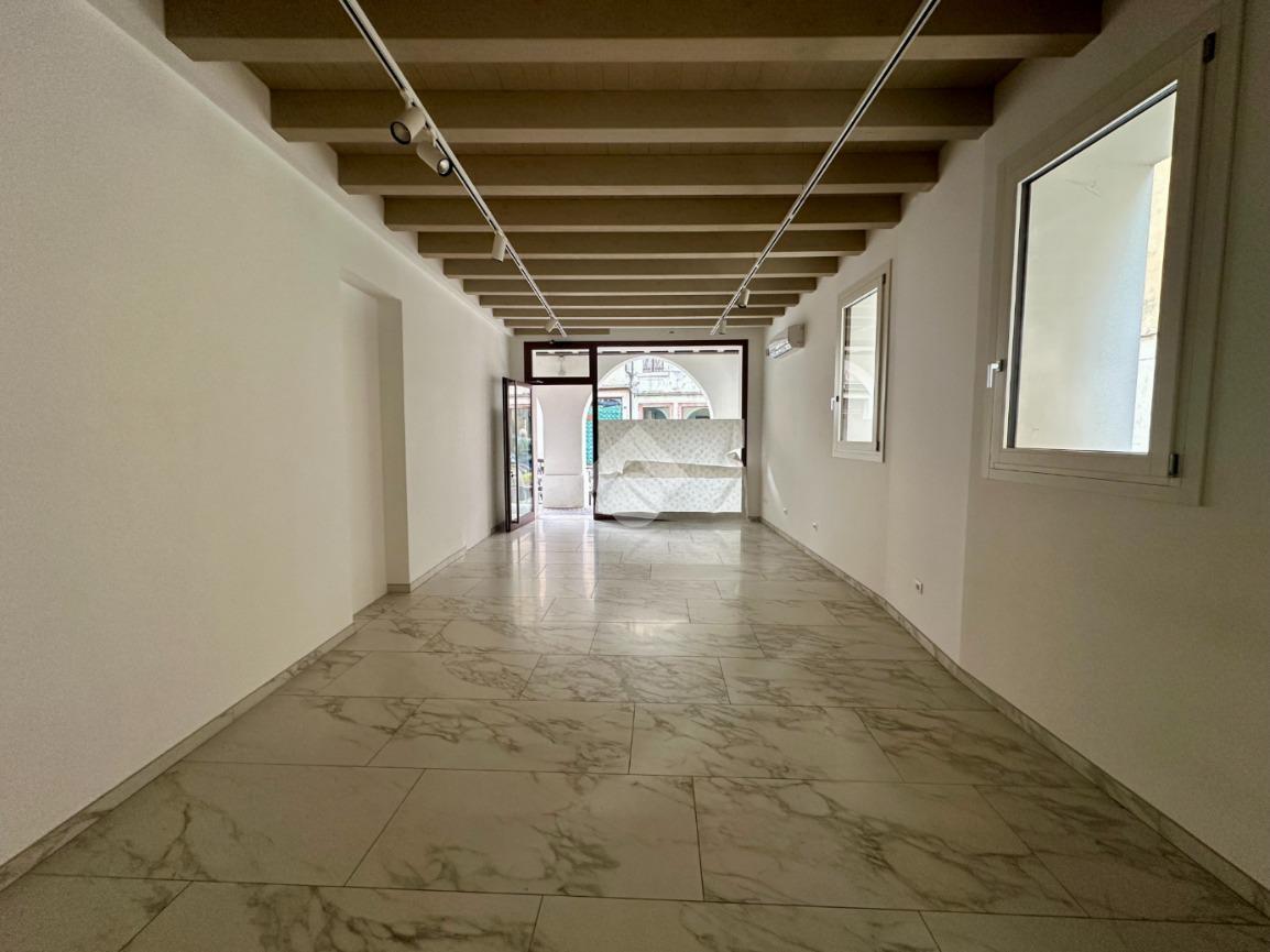 Negozio in Via Francesco Maria Preti 10, Castelfranco Veneto, {3} - Foto 1