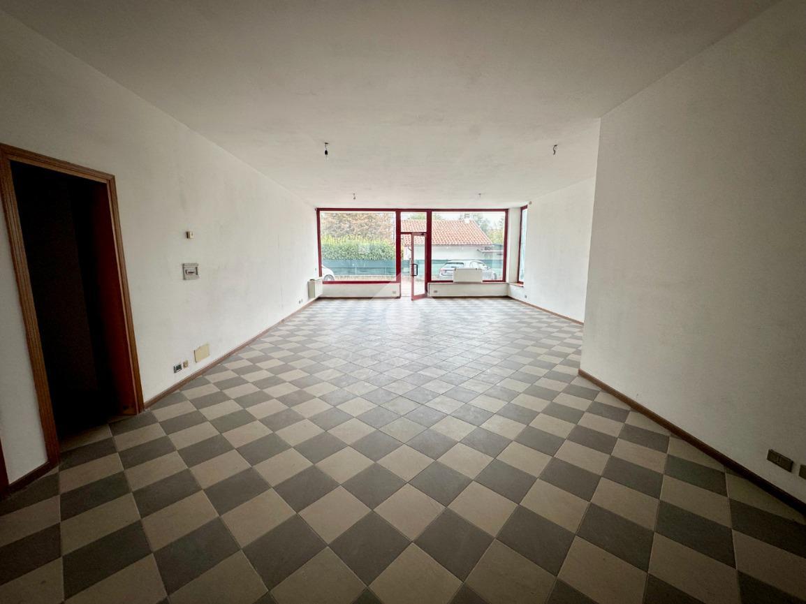 Negozio in Via Sile 78, Castelfranco Veneto, {3} - Foto 1