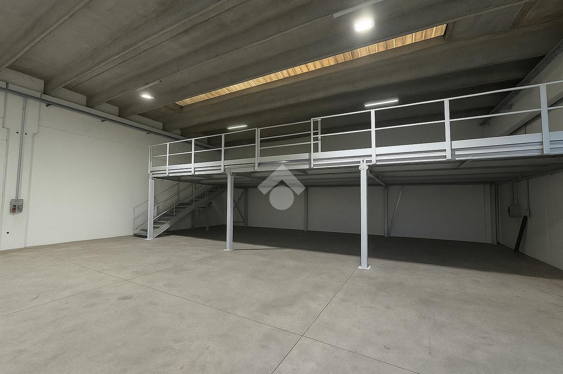 Capannone in Via della Borsa 1, Castelfranco Veneto, {3} - Foto 1