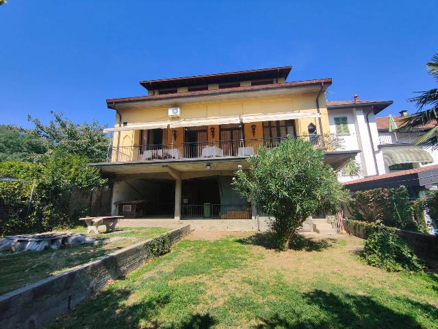 Mansion, Lesa - Photo 1