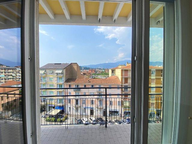 3-room flat in Piazza Don Giovanni Minzoni, Verbania - Photo 1