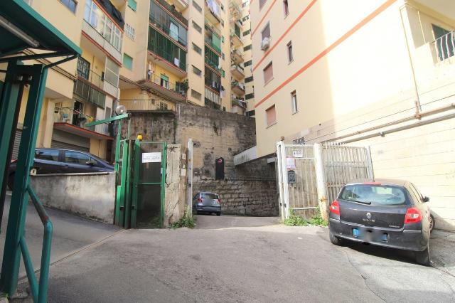 Garage or car box in Via Michele Guadagno 31, Napoli - Photo 1