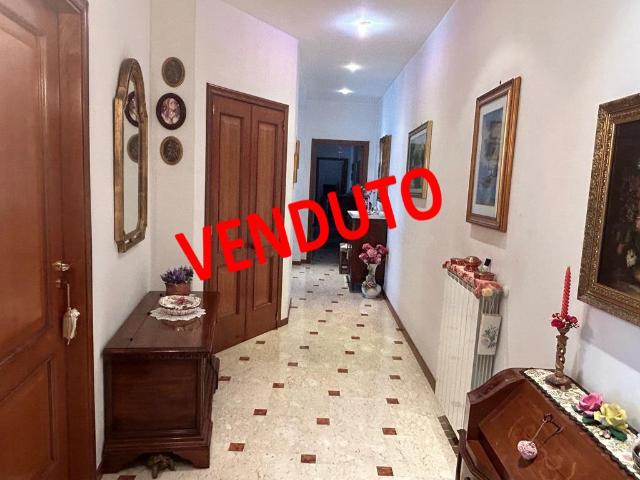 Apartament in {3}, Piazza Quattro Giornate - Photo 1