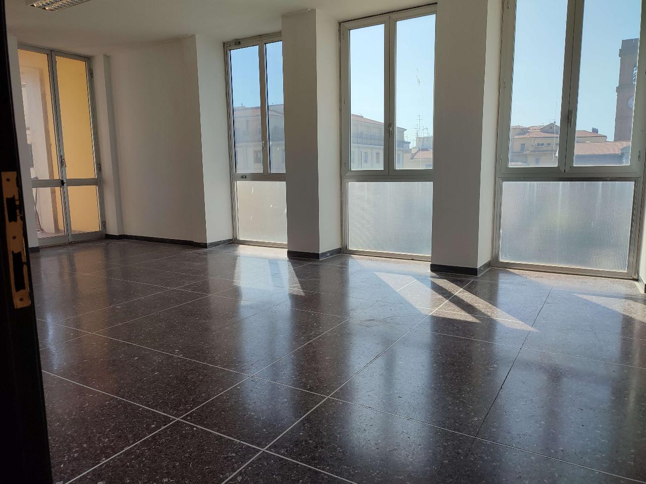 Ufficio in Via Cogorrano 19, Livorno, {3} - Foto 2