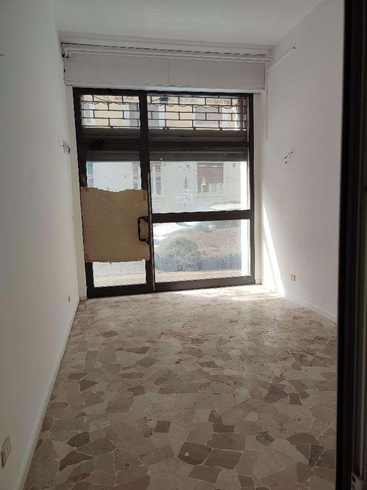 Negozio in Via Aristide Nardini Despotti Mospignotti  13, Livorno, {3} - Foto 2