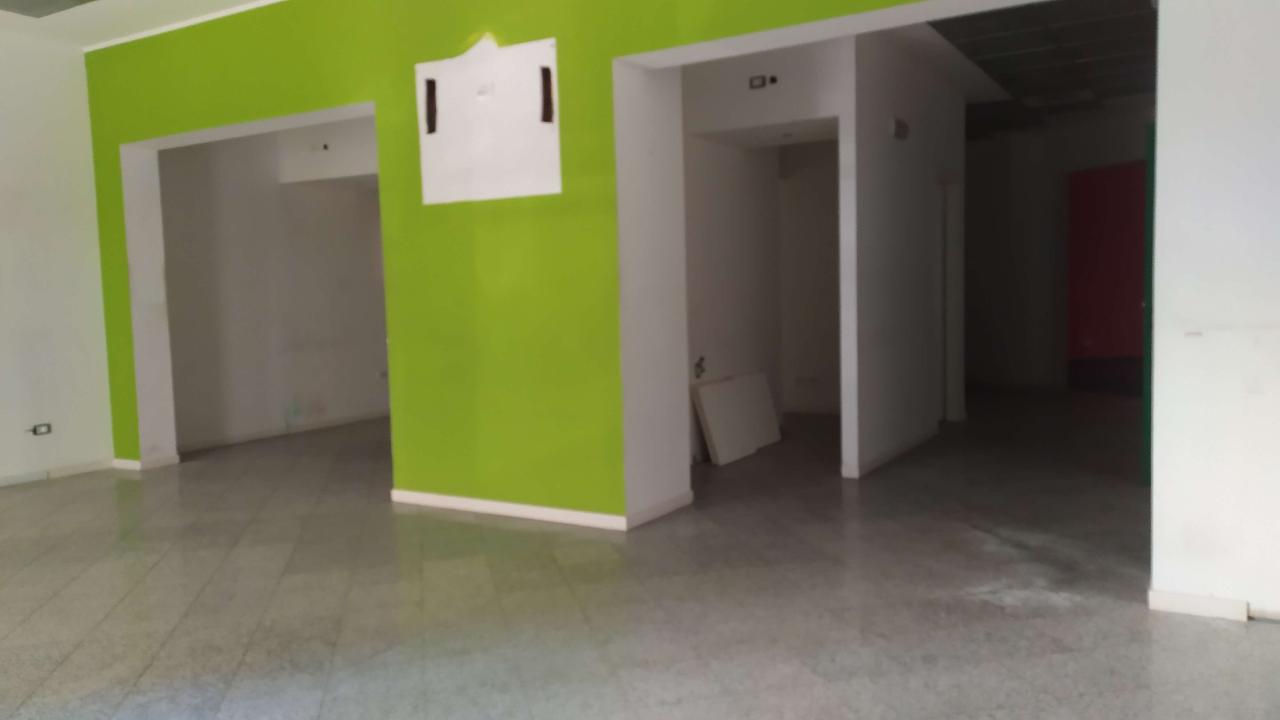 Negozio in Via Verdi  1, Livorno, {3} - Foto 1