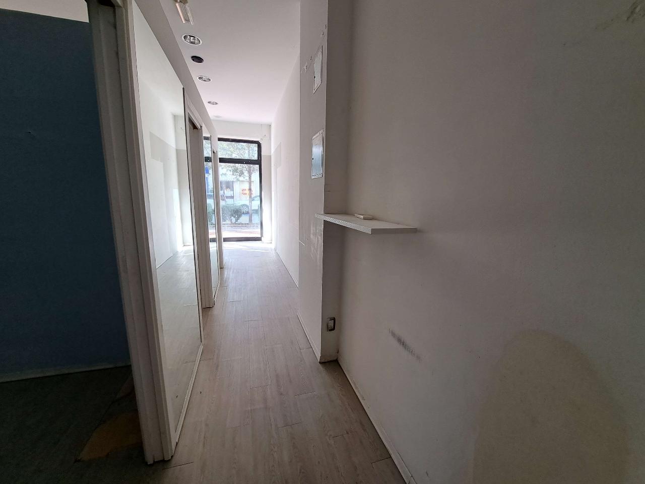 Negozio in Viale della Libertà  51, Livorno, {3} - Foto 1