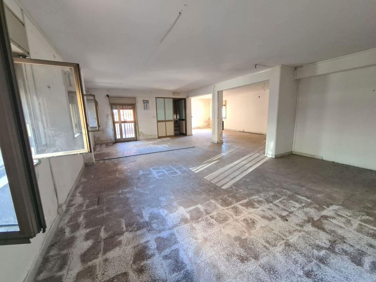 Magazzino in Via dei Piccioni  40, Catania, {3} - Foto 1