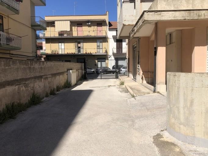 Negozio in Via Andrea Palma 40, Siracusa, {3} - Foto 2