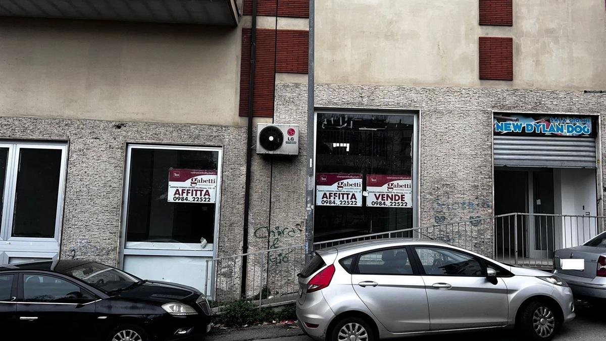 Magazzino in Cosenza Via Guido Dorso Snc, Cosenza, {3} - Foto 2