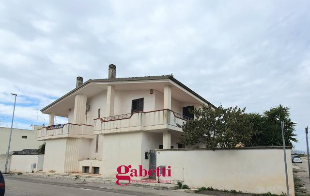 Detached house in Via Carlo Barbieri 18, Lecce - Photo 1