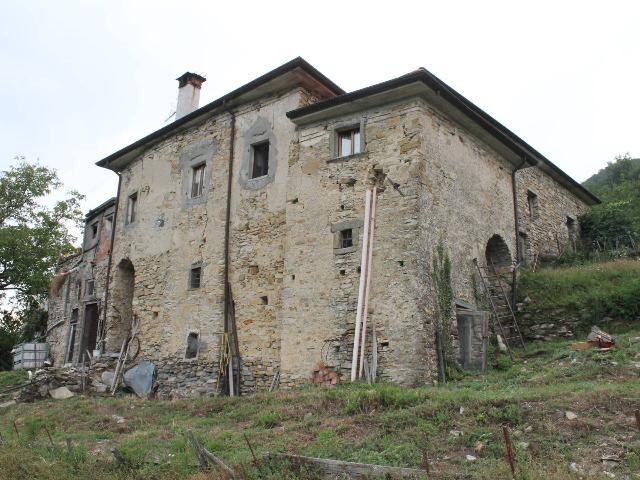 Country house or cottage in Strada Provinciale Diramazione di Bagnone, Bagnone - Photo 1