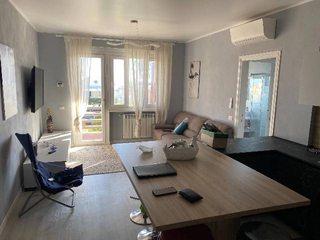 4-room flat in Viale Amerigo Vespucci, Massa - Photo 1