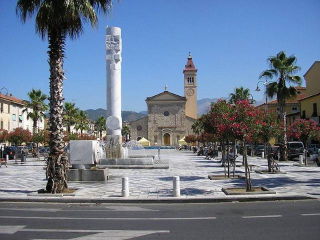 Geschäft in Via Nazario Sauro, Carrara - Foto 1