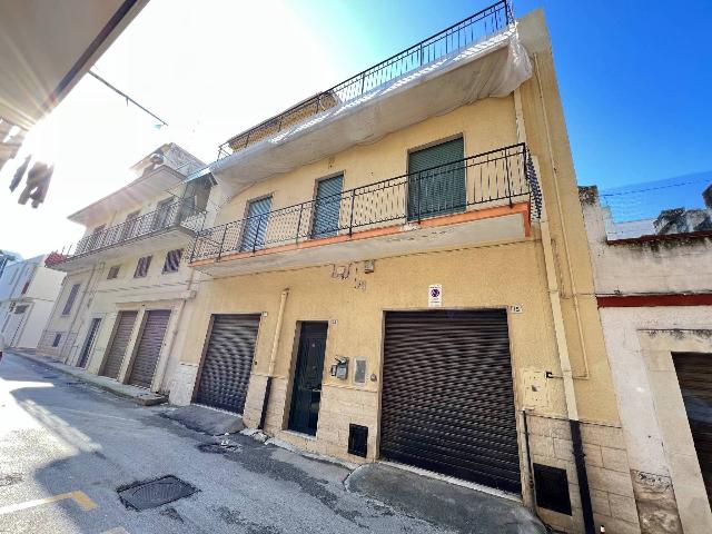 Detached house in Via Alessandro Manzoni, Cassano delle Murge - Photo 1