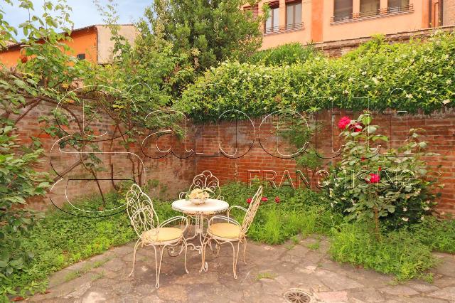 Detached house in Via Cammello, Ferrara - Photo 1