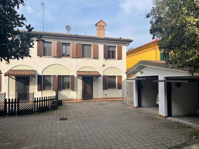 Mansion in {3}, Via Modena - Photo 1