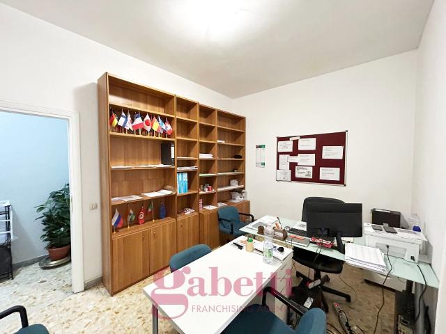 Office in Via San Tommaso d'Aquino 116, Roma - Photo 1