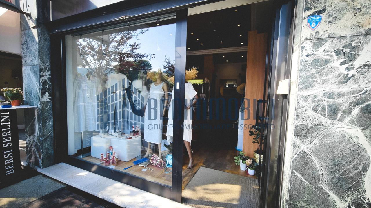 Profumeria in Via Famiglia Bocacci 31, Brescia, {3} - Foto 2