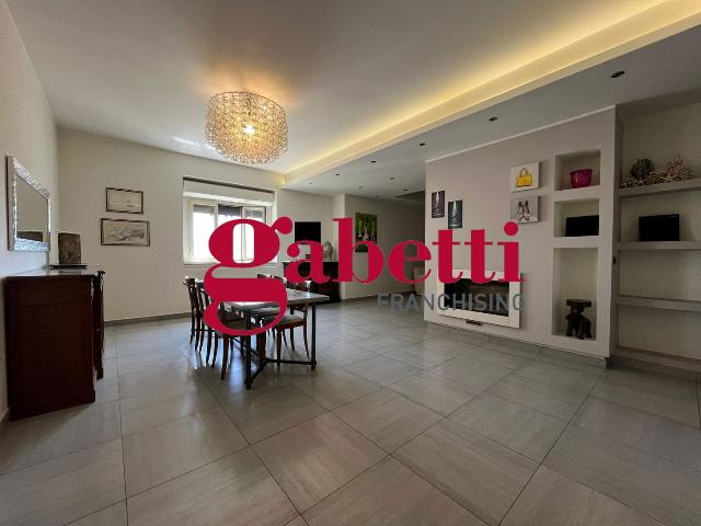 4-room flat in Corso Alcide De Gasperi 15, San Nicola la Strada - Photo 1