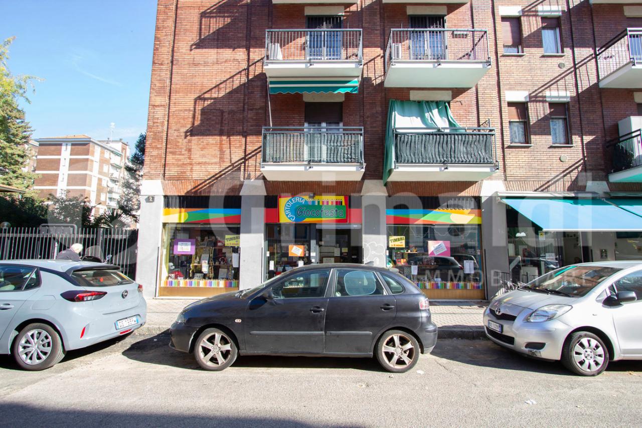 Negozio in Via Isonzo  2, Cusano Milanino, {3} - Foto 2