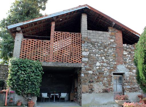 Casa indipendente in vendita a Porto Valtravaglia