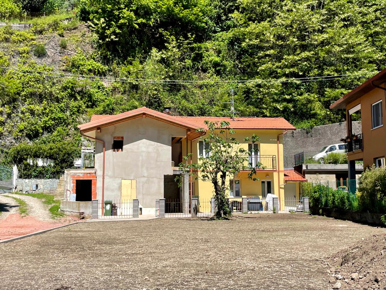 Casa indipendente in vendita a Luino