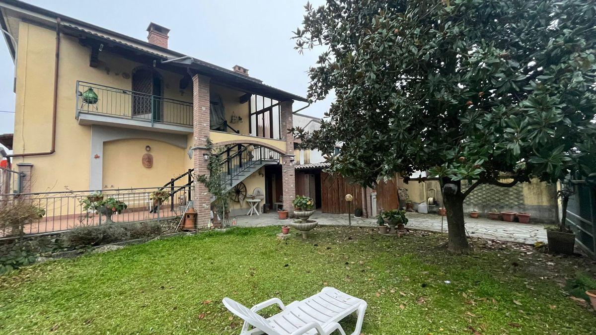 Casa indipendente in vendita a Bressana Bottarone