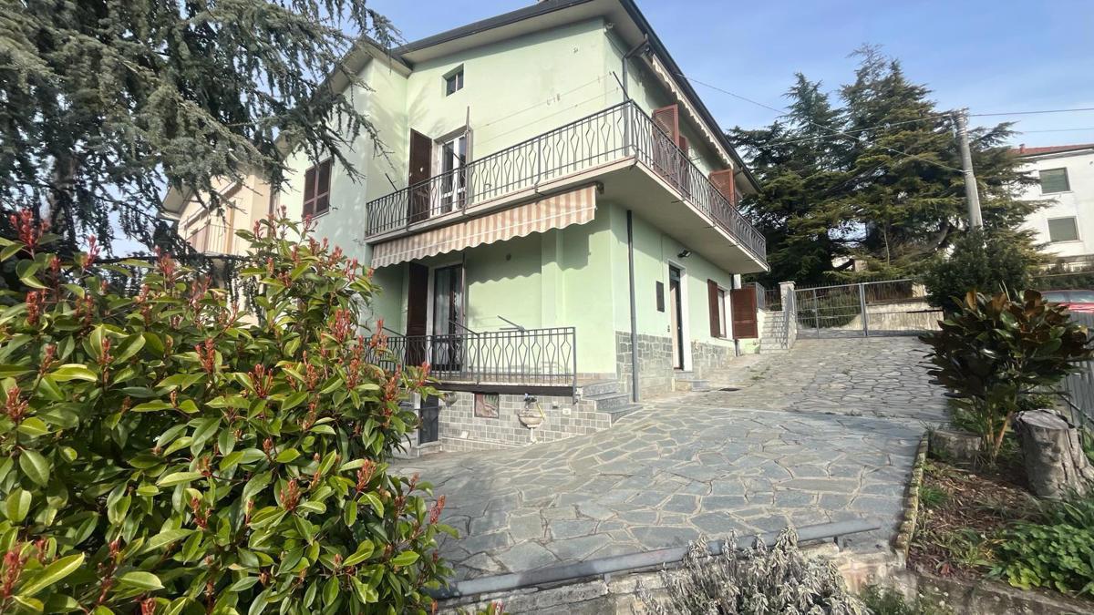 Villa in vendita a Montalto Pavese