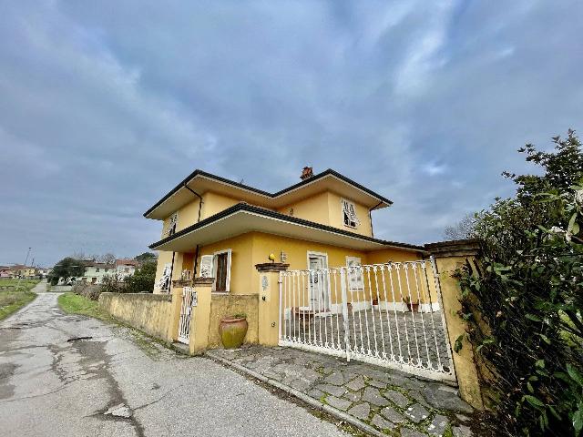 Villa in Via Giacomo Puccini, 2922, 55016 Porcari Lu, Porcari - Foto 1