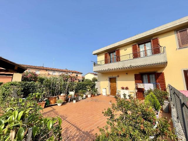 Terraced house in Via Lupori,, Altopascio - Photo 1