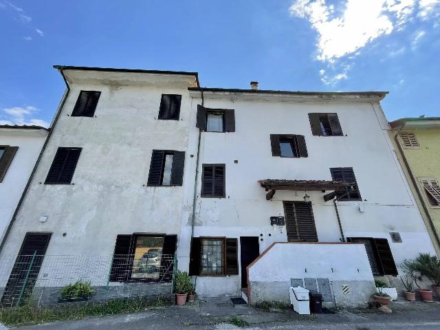 4-room flat in Via per Corte Sandori, Lucca - Photo 1