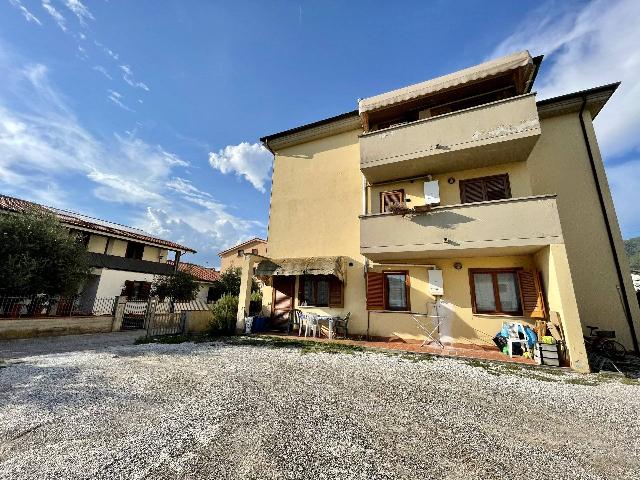 2-room flat in Strada Statale dell'Abetone E del Brennero, Lucca - Photo 1