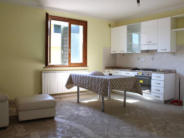 Trilocale in Via Alfredo Catalani 33, Altopascio - Foto 1