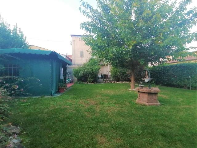 Apartament in Piazza Caduti sul Lavoro, Lucca - Photo 1