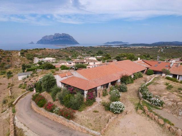 Terraced house in Villaggio Costa Corallina, Olbia - Photo 1