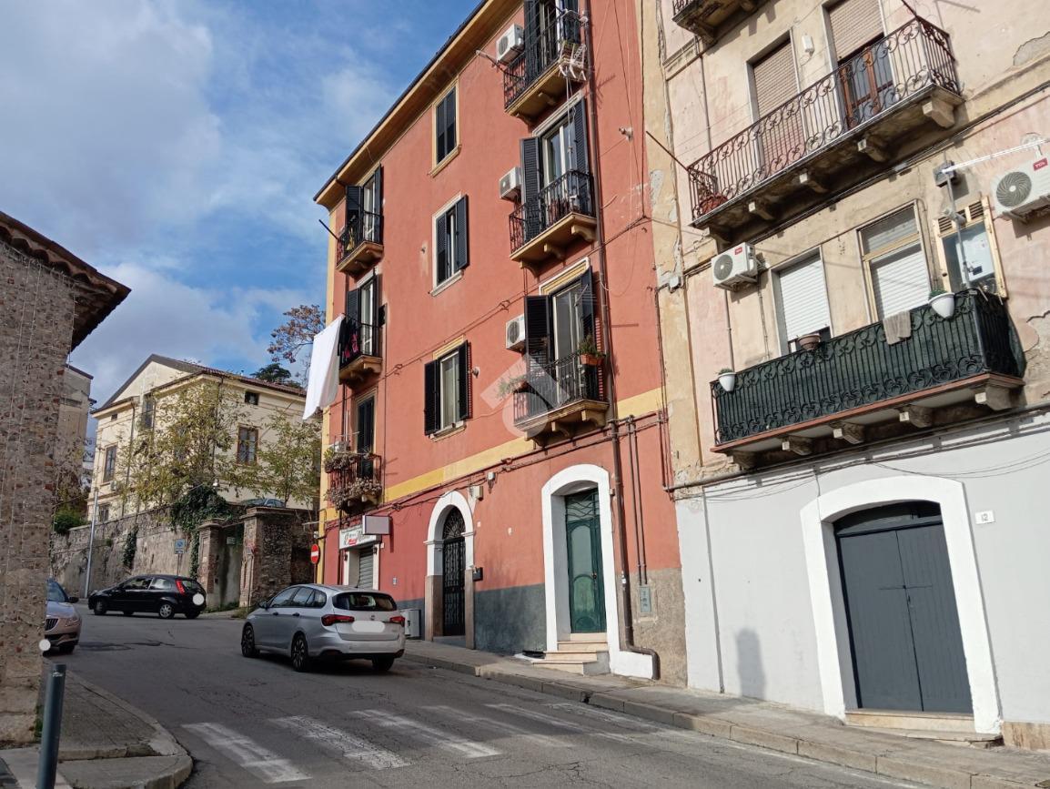 Negozio in Via Antonio Monaco 20, Cosenza, {3} - Foto 1