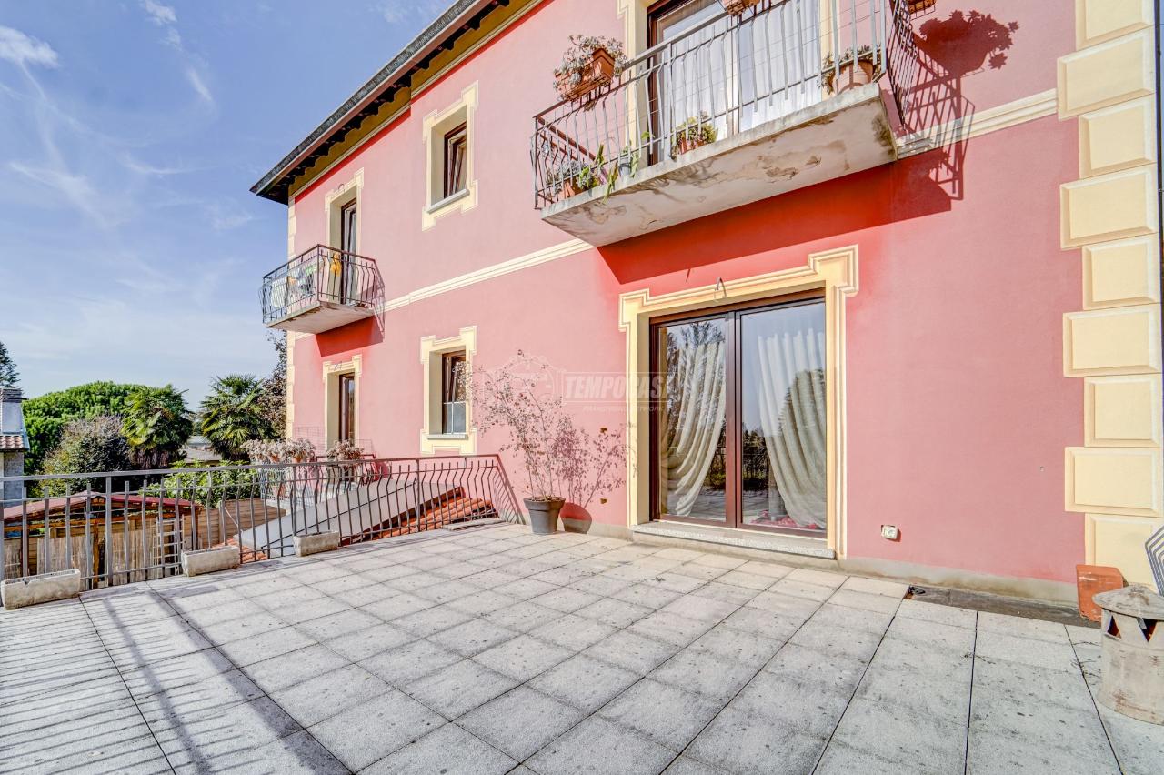Villa in vendita a Solbiate Arno