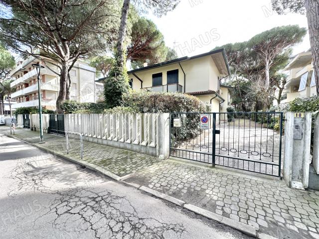 Villa a schiera in {3}, Viale Damiano Chiesa - Foto 1