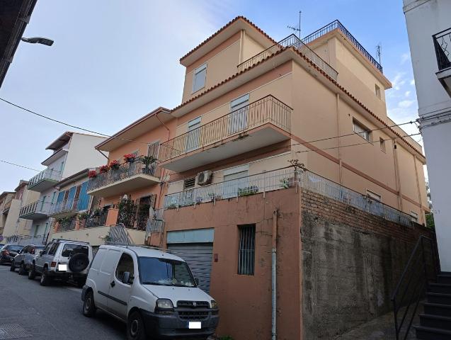 Trilocale in {3}, Viale delle Terme 27 - Foto 1