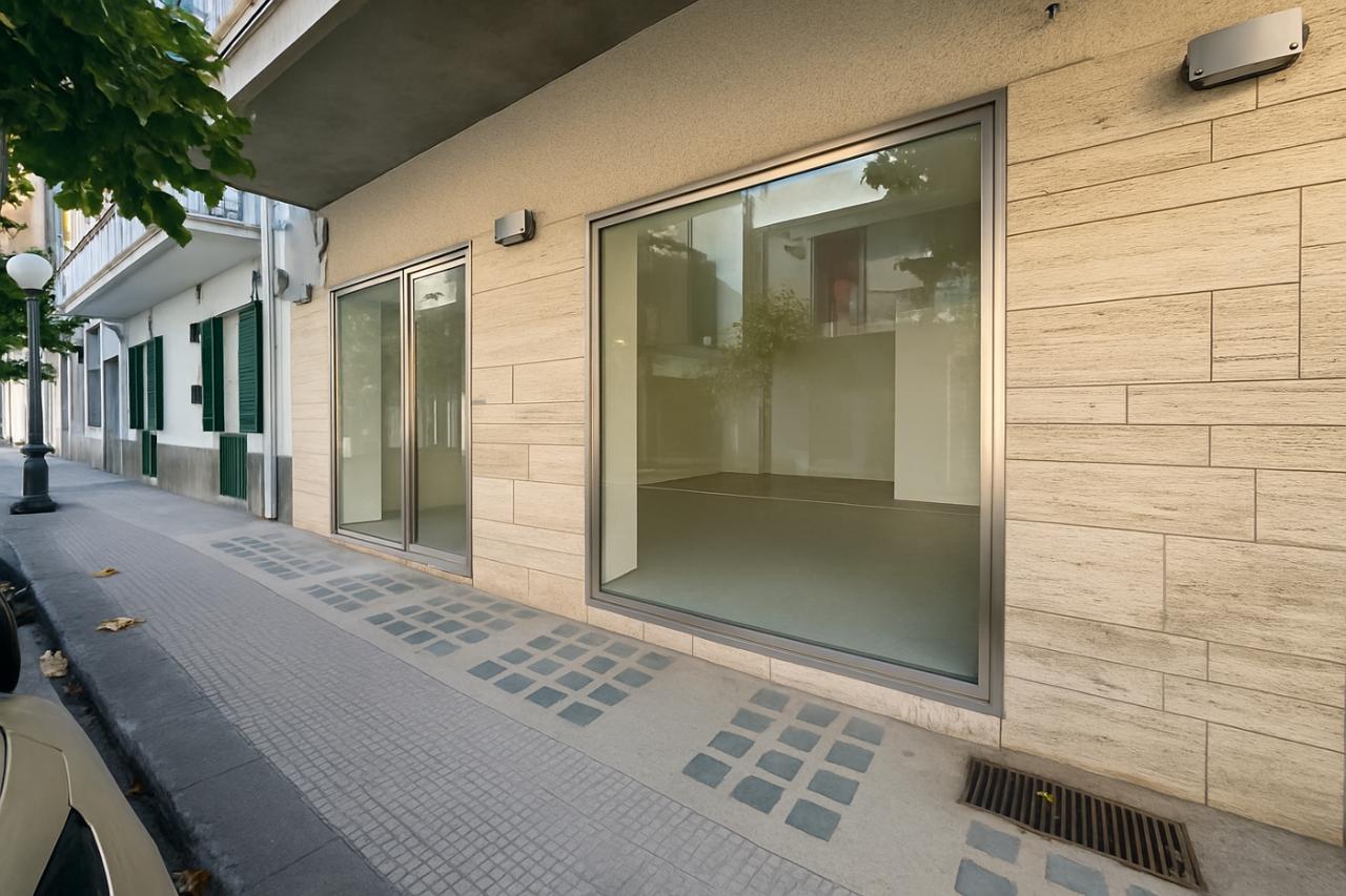 Negozio in Via Roma 210, Barcellona Pozzo Di Gotto, {3} - Foto 1