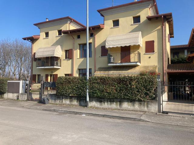 Quadrilocale in Via Rosa' di Bassano, 3, Calvisano - Foto 1