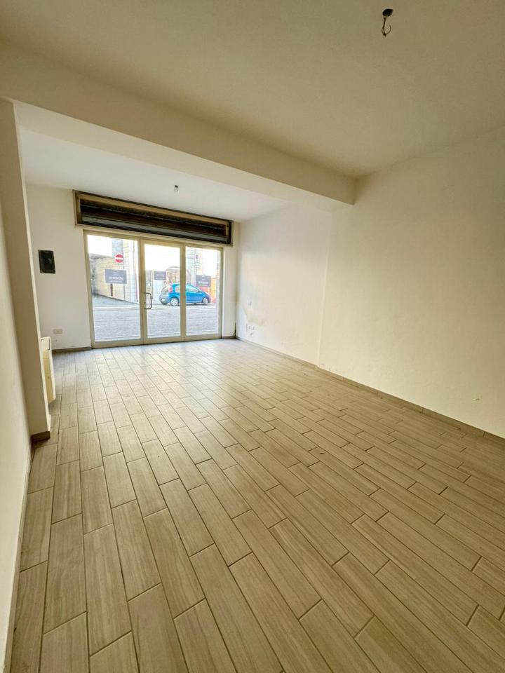 Negozio in Piazza San Silvestro, 2, Calvisano, {3} - Foto 2