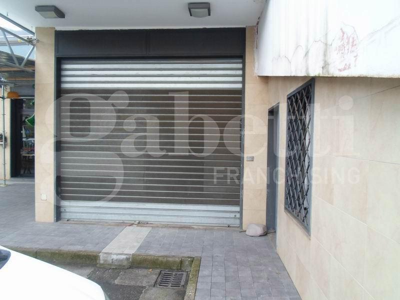 Negozio in Via Atzori, Nocera Inferiore, {3} - Foto 1