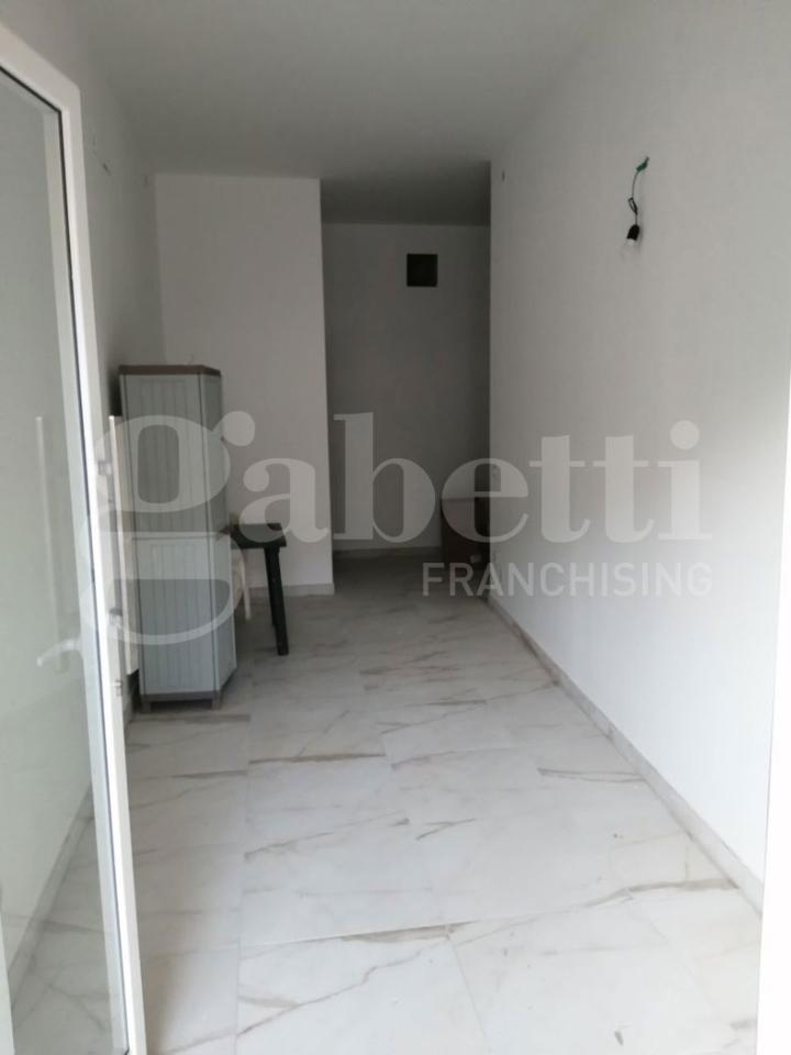 Negozio in Via Napoli, Nocera Inferiore, {3} - Foto 2