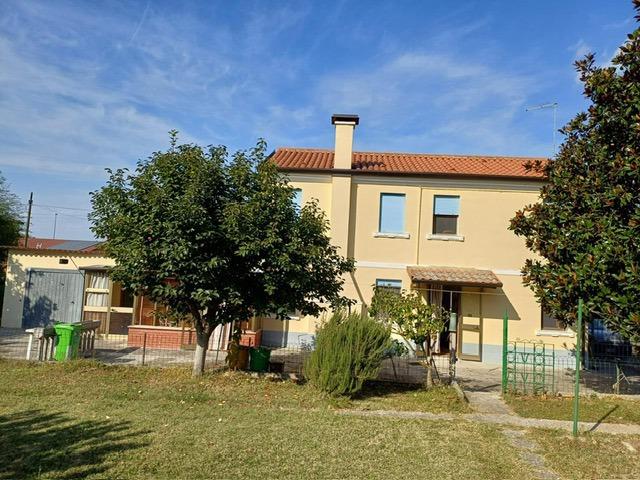 Villa in vendita a Adria
