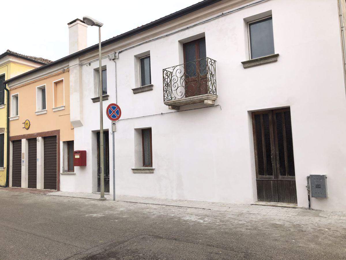 Palazzina commerciale in Bellombra Str. S. Giacomo 00, Adria, {3} - Foto 2
