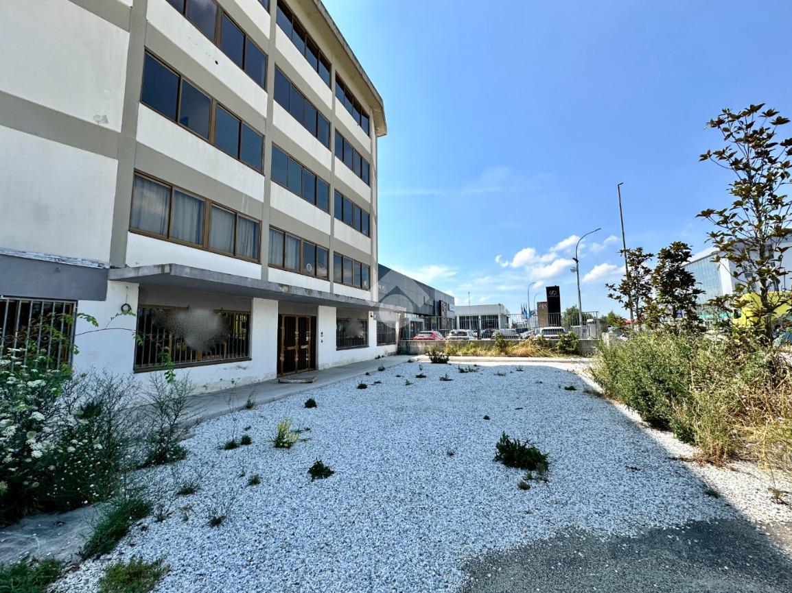Palazzina commerciale in Via Antonio Meucci, Pisa, {3} - Foto 2