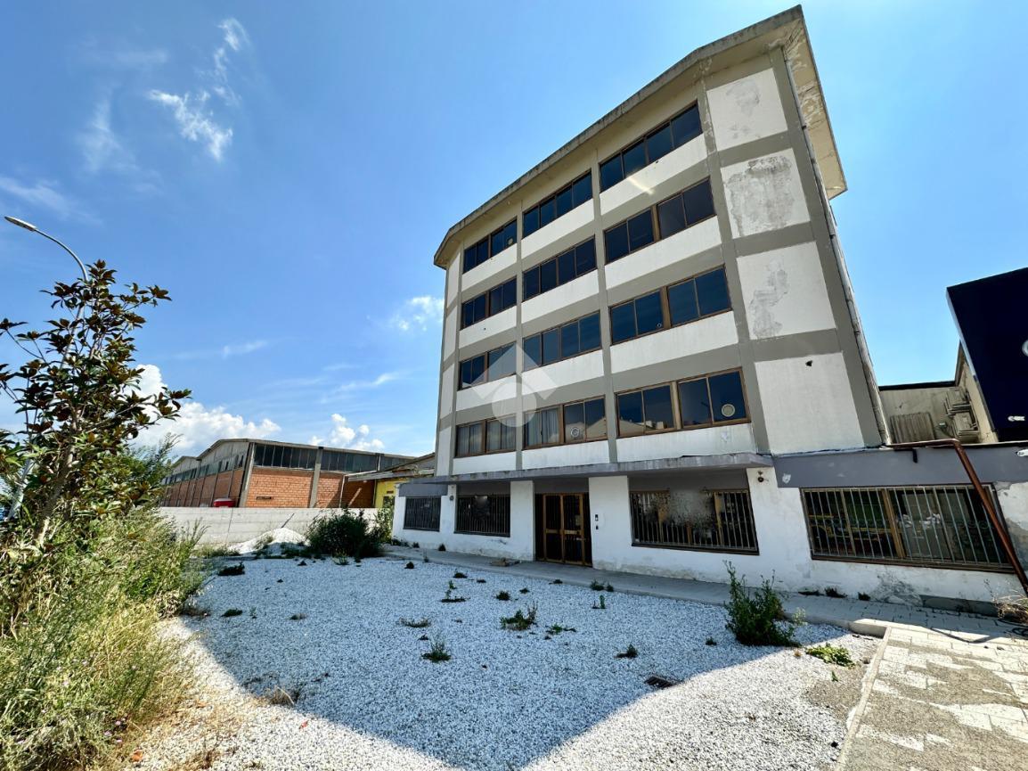 Palazzina commerciale in Via Antonio Meucci, Pisa, {3} - Foto 1